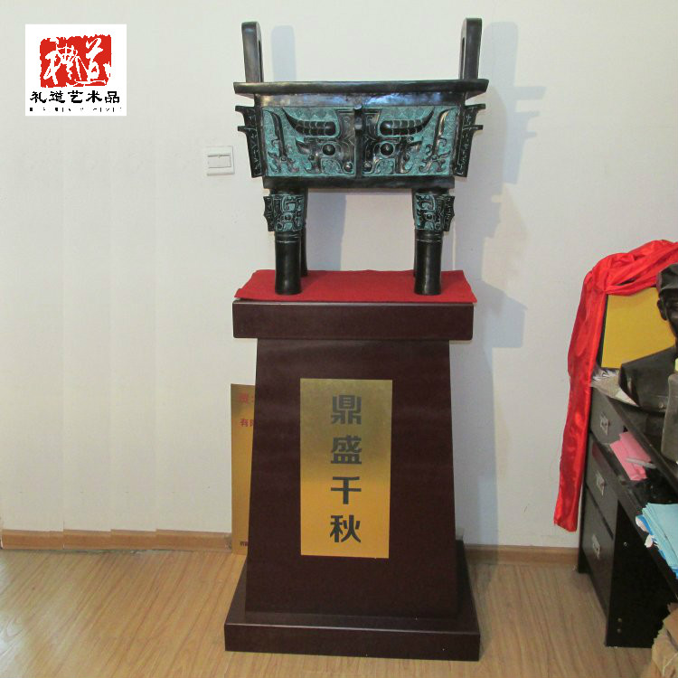 鄭州開(kāi)業(yè)工藝品獸面紋鼎洛陽(yáng)鼎不同大小材質(zhì)可選